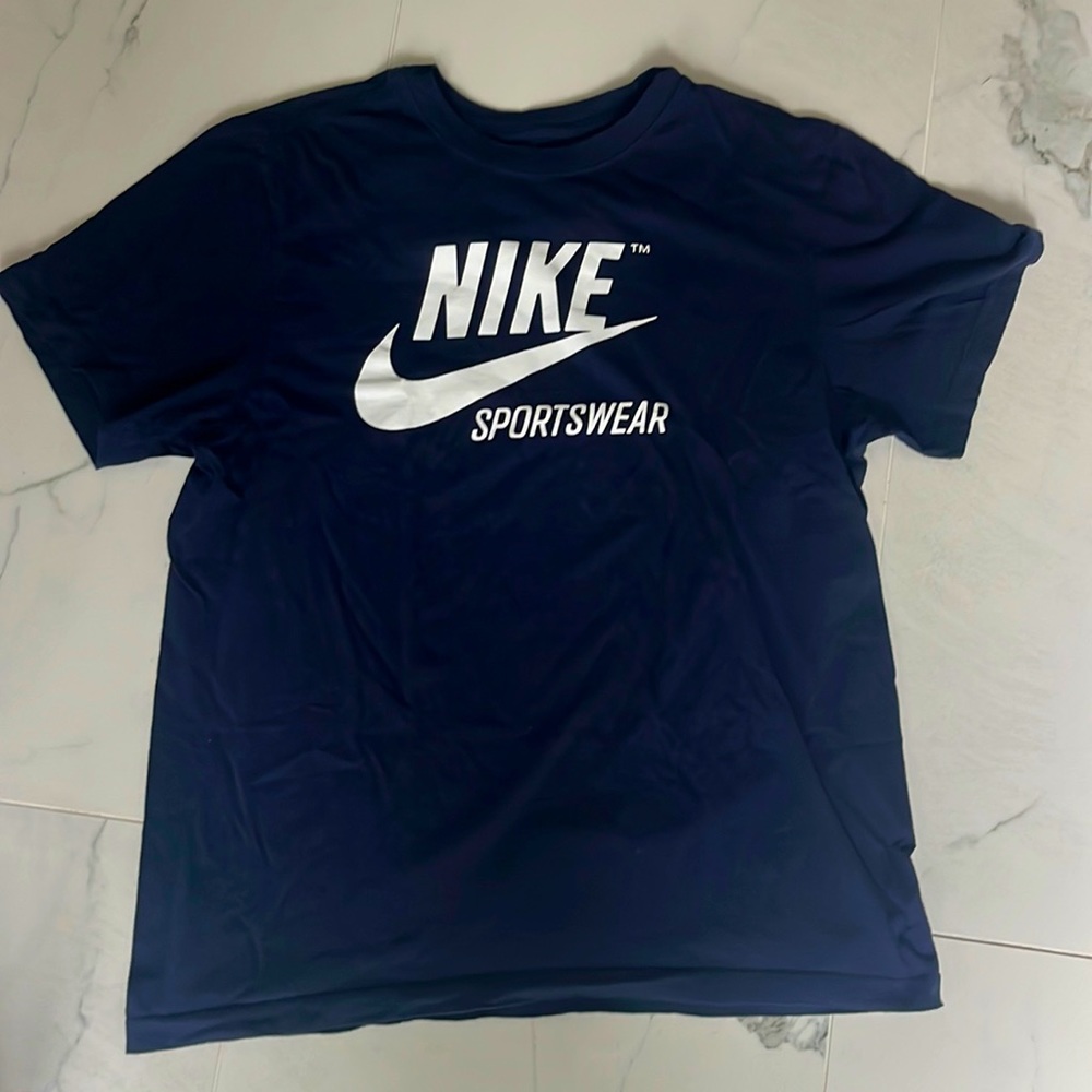 Nike t shirt